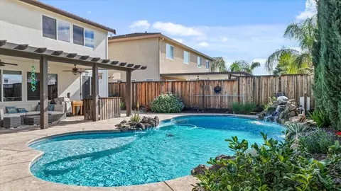 Exterior - 1338 Daisy Dr, Patterson, CA 95363 photo 10 of 17