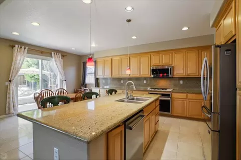 Kitchen - 1338 Daisy Dr, Patterson, CA 95363 photo 1 of 6