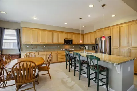 Kitchen - 1338 Daisy Dr, Patterson, CA 95363 photo 2 of 6