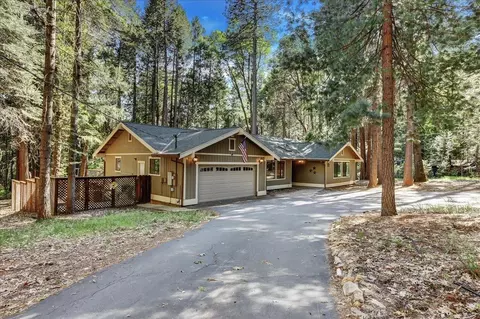 12392 Hillcrest Dr, Nevada City, CA 95959