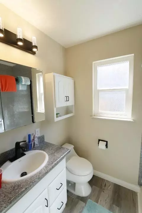 Bath - 4716 Donnie Lyn Way, Carmichael, CA 95608 photo 2 of 2