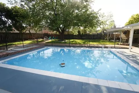 Exterior - 4716 Donnie Lyn Way, Carmichael, CA 95608 photo 5 of 12