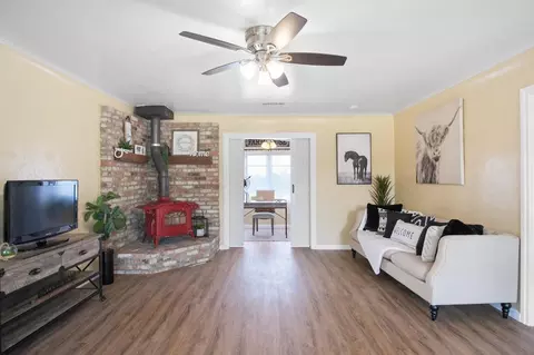Living - 2259 E Childs Ave, Merced, CA 95341 photo 2 of 6