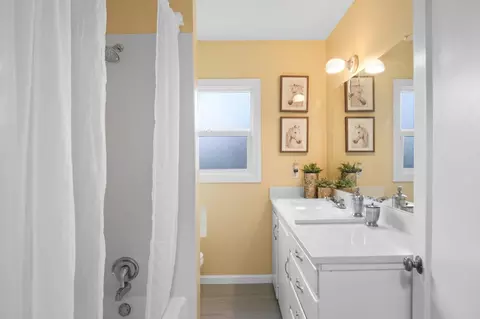 Bath - 2259 E Childs Ave, Merced, CA 95341 photo 1 of 1