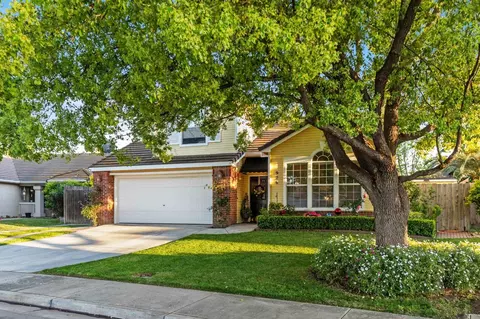 Exterior - 926 Lourence Dr, Tracy, CA 95376 photo 3 of 20