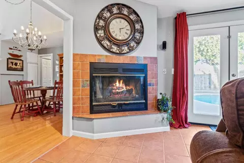 Living - 926 Lourence Dr, Tracy, CA 95376 photo 5 of 5