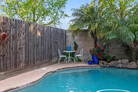 Exterior - 926 Lourence Dr, Tracy, CA 95376 photo 10 of 20