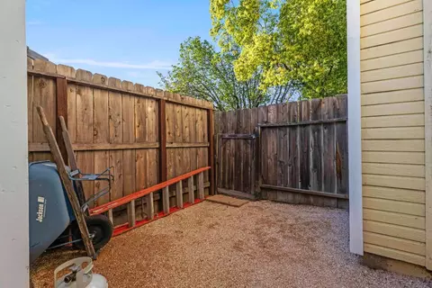 Exterior - 926 Lourence Dr, Tracy, CA 95376 photo 14 of 20