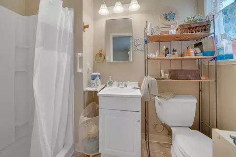 Bath - 240 Judy Dr, Sutter Creek, CA 95685 photo 2 of 3