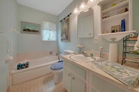 Bath - 240 Judy Dr, Sutter Creek, CA 95685 photo 1 of 3