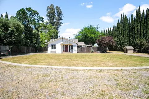 Exterior - 1905 E Santa Fe Dr, Merced, CA 95340 photo 2 of 14