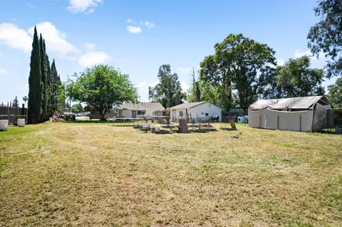 Exterior - 1905 E Santa Fe Dr, Merced, CA 95340 photo 11 of 14