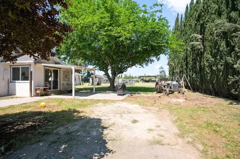 Exterior - 1905 E Santa Fe Dr, Merced, CA 95340 photo 14 of 14
