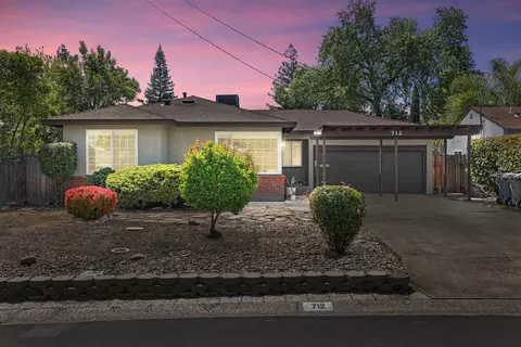 712 Vine Ave, Roseville, CA 95678