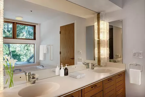 Bath - 228 Peter Pan Rd, Carmel, CA 93923 photo 1 of 2