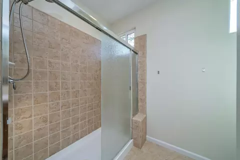 Bath - 3519 Eskaton Dr, Placerville, CA 95667 photo 2 of 4