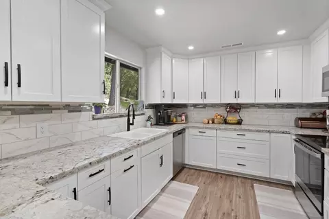 Kitchen - 3855 Nugget Ln, Placerville, CA 95667 photo 2 of 5