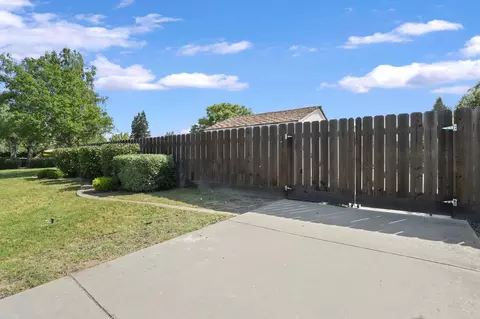 Exterior - 1480 Titleist Way, Manteca, CA 95337 photo 10 of 23