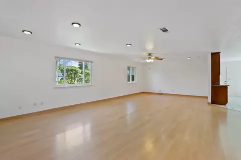 Living - 1480 Titleist Way, Manteca, CA 95337 photo 2 of 10