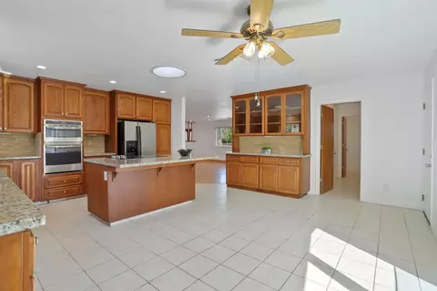Kitchen - 1480 Titleist Way, Manteca, CA 95337 photo 3 of 6