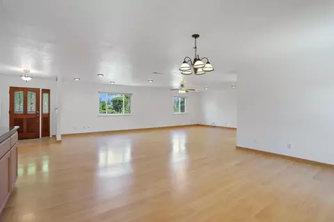 Living - 1480 Titleist Way, Manteca, CA 95337 photo 3 of 10