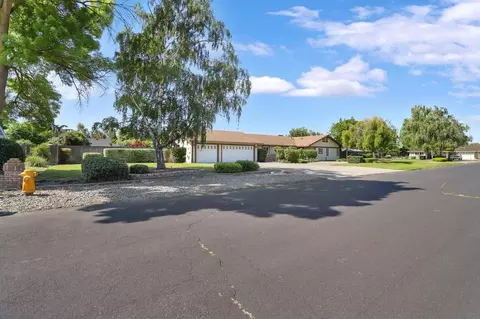 Exterior - 1480 Titleist Way, Manteca, CA 95337 photo 3 of 23