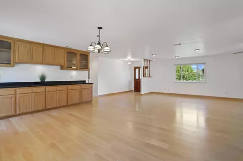 Living - 1480 Titleist Way, Manteca, CA 95337 photo 4 of 10