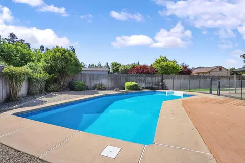 Exterior - 1480 Titleist Way, Manteca, CA 95337 photo 18 of 23