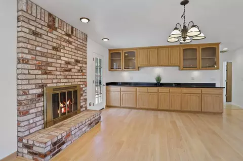 Living - 1480 Titleist Way, Manteca, CA 95337 photo 5 of 10