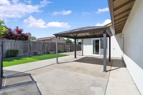 Exterior - 1480 Titleist Way, Manteca, CA 95337 photo 16 of 23
