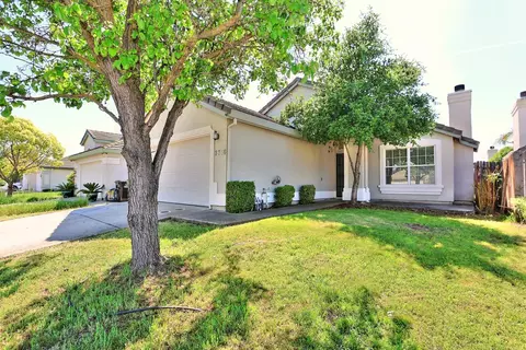 8756 Redwood Grove Way, Elk Grove, CA 95624
