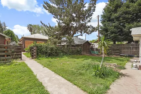 Exterior - 419 W Locust St, Lodi, CA 95240 photo 14 of 23