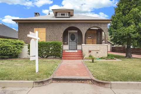 Exterior - 419 W Locust St, Lodi, CA 95240 photo 2 of 23
