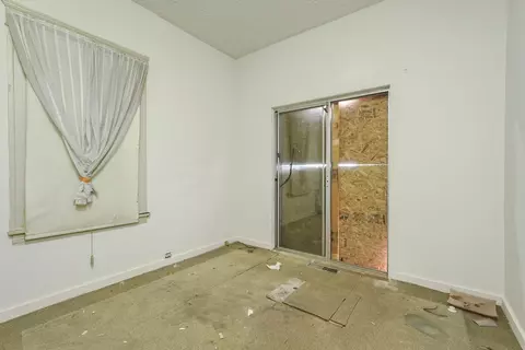 Bath - 419 W Locust St, Lodi, CA 95240 photo 2 of 3