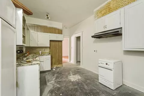 Kitchen - 419 W Locust St, Lodi, CA 95240 photo 2 of 2