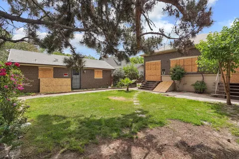 Exterior - 419 W Locust St, Lodi, CA 95240 photo 11 of 23