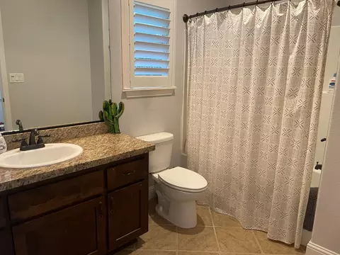 Bath - 2717 Palm St, Sutter, CA 95982 photo 1 of 5