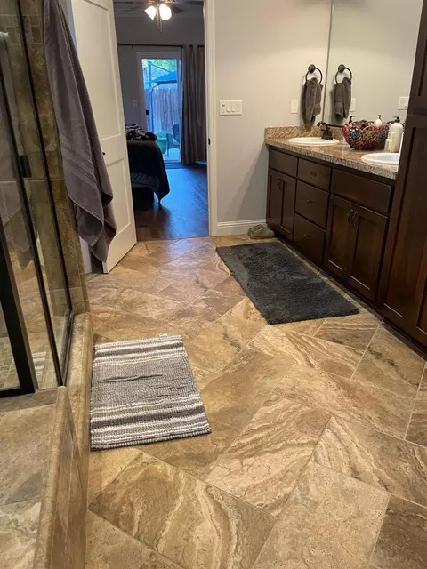 Bath - 2717 Palm St, Sutter, CA 95982 photo 2 of 5