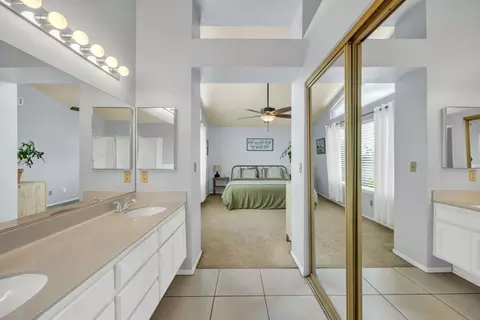 Bath - 5625 Summit Dr, Rocklin, CA 95765 photo 4 of 5