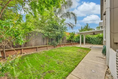Exterior - 5625 Summit Dr, Rocklin, CA 95765 photo 7 of 10