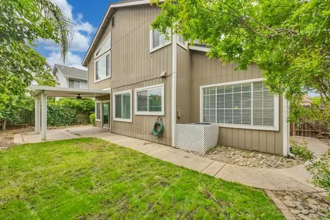 Exterior - 5625 Summit Dr, Rocklin, CA 95765 photo 8 of 10