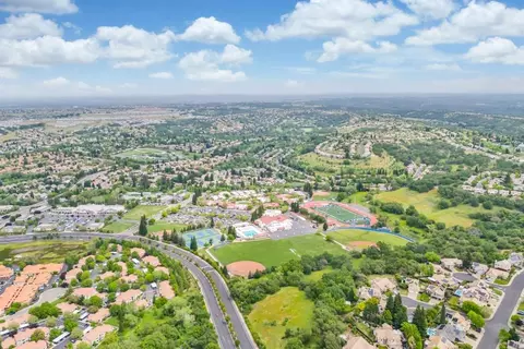 View/Area - 5625 Summit Dr, Rocklin, CA 95765 photo 2 of 4