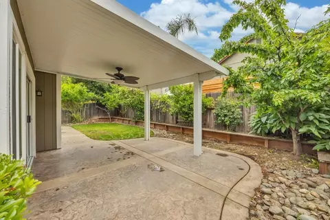 Exterior - 5625 Summit Dr, Rocklin, CA 95765 photo 5 of 10