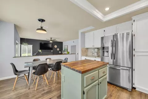 Kitchen - 5625 Summit Dr, Rocklin, CA 95765 photo 2 of 4