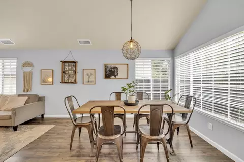Dining - 5625 Summit Dr, Rocklin, CA 95765 photo 2 of 3