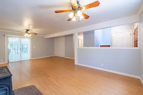 Living - 13501 W View Dr, Sutter Creek, CA 95685 photo 4 of 9