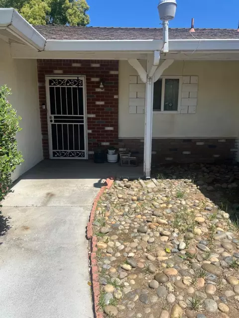 904 Musick Ave, Modesto, CA 95351 photo 2