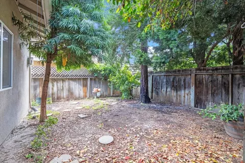 Exterior - 1433 Scenic Dr, Modesto, CA 95355 photo 5 of 5