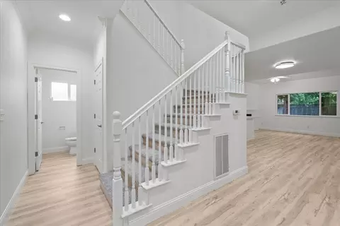 Entry Way - 1433 Scenic Dr, Modesto, CA 95355 photo 5 of 8