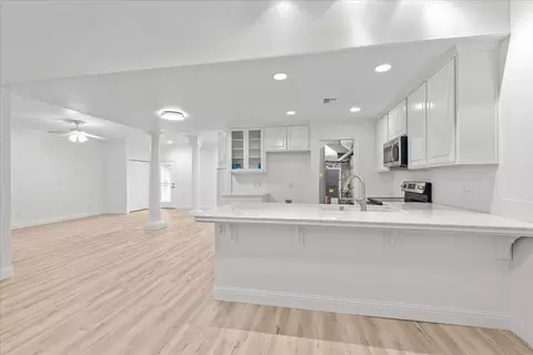 Bath - 1433 Scenic Dr, Modesto, CA 95355 photo 1 of 6